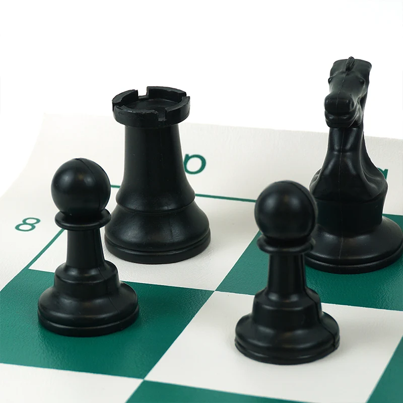 Les caractéristiques des échecs en plastique
